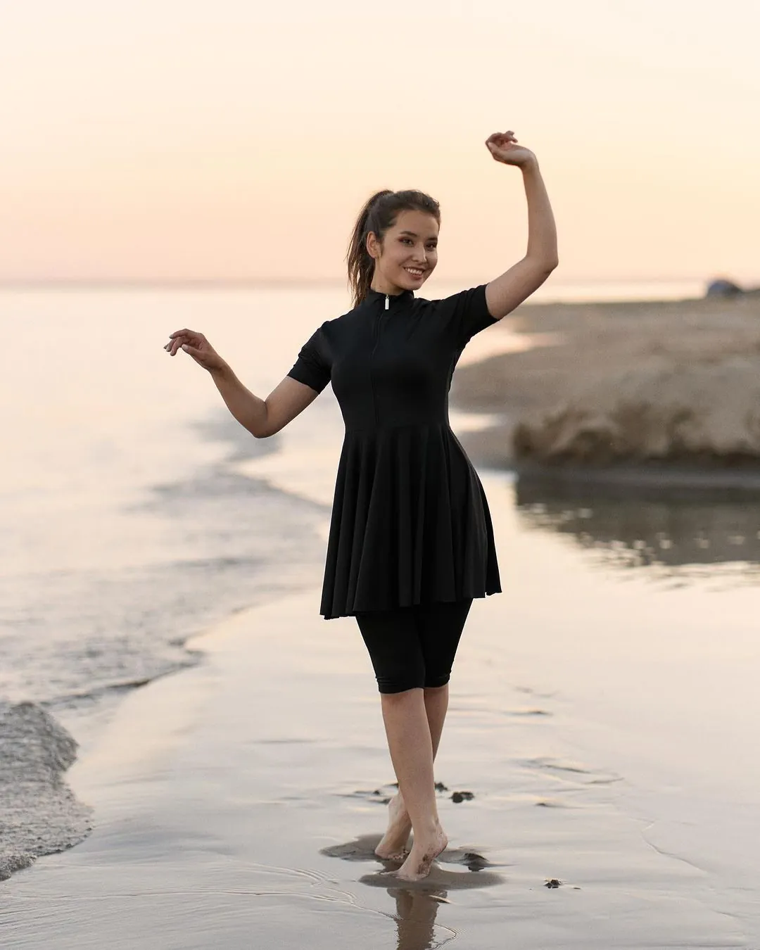 Robe de Plage Noire Évasée